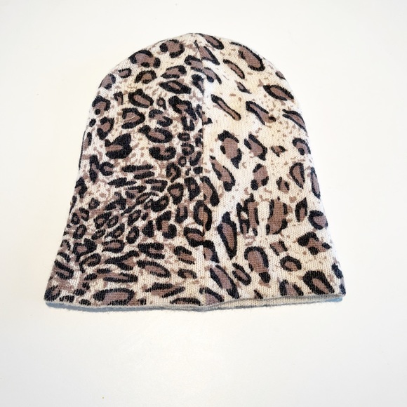 Simply Noelle Leopard Beanie - Picture 2 of 4